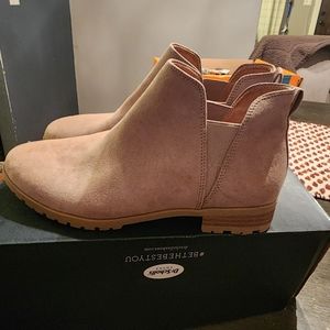 Dr.Scholl's  women's boots size 6